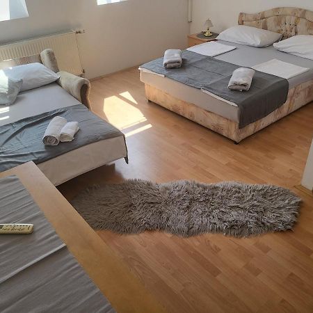 Pansion Brod Bed & Breakfast エクステリア 写真