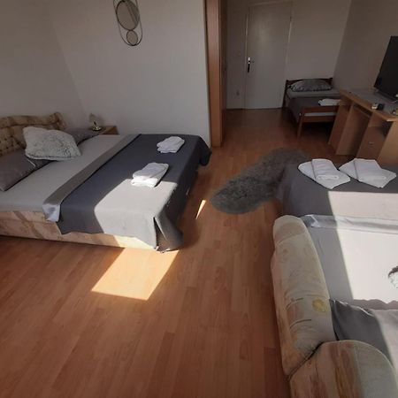 Pansion Brod Bed & Breakfast エクステリア 写真