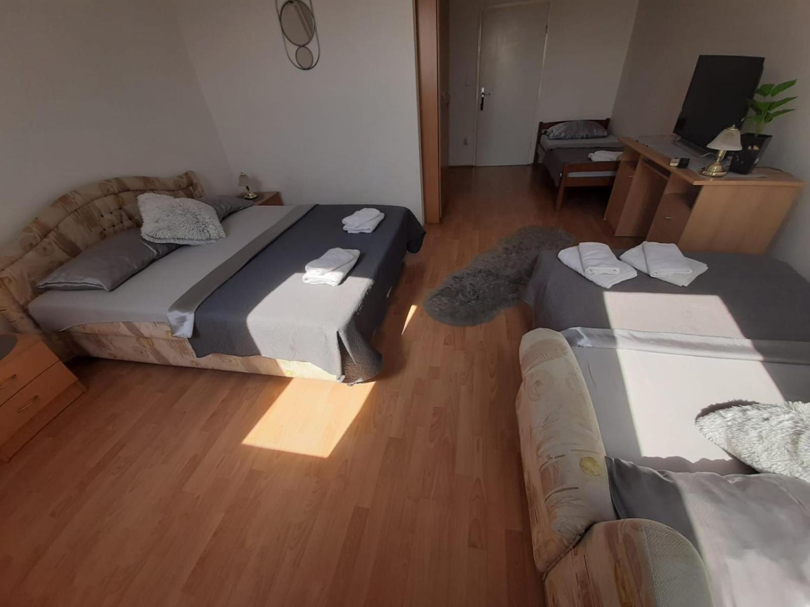 Pansion Brod Bed & Breakfast エクステリア 写真